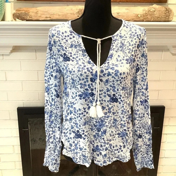 #17 Gorgeous Lucky Brand Tassel Neck Poet Sleeve Top Size Small - Picture 1 of 6